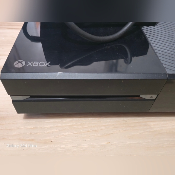 Microsoft Xbox One System 500GB Black Console Model 1540 - Picture 4 of 10